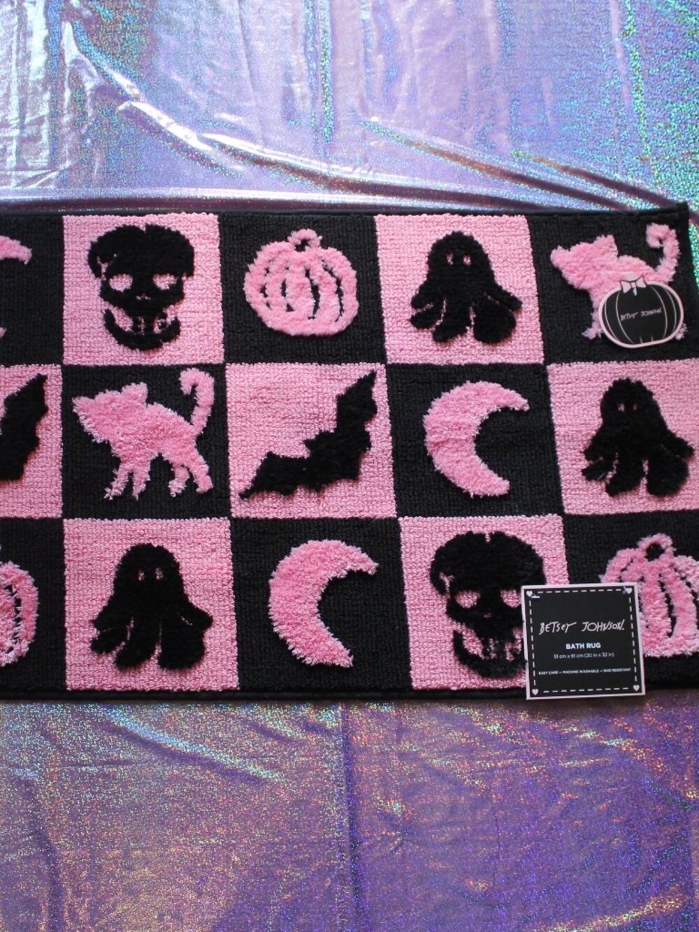 Betsey Johnson Skulls Cats Bats Pumpkins Ghosts and Moons Halloween Bath Rug NWT